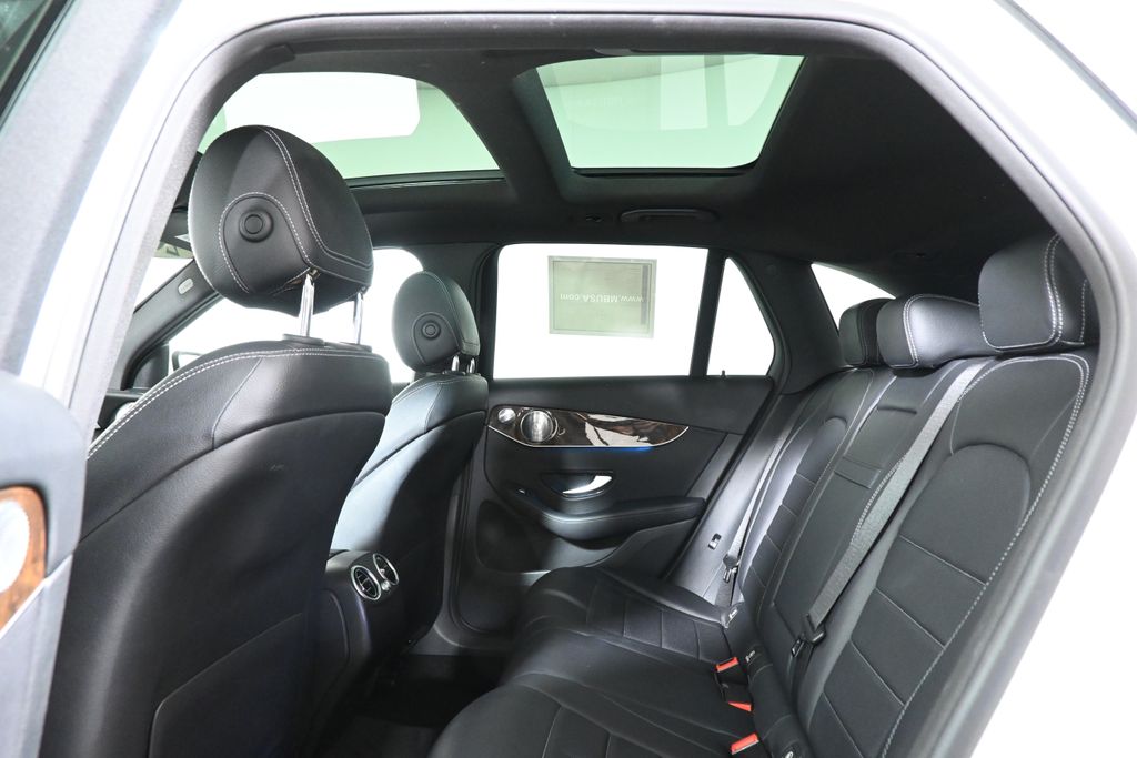 2017 Mercedes-Benz GLC 300 32