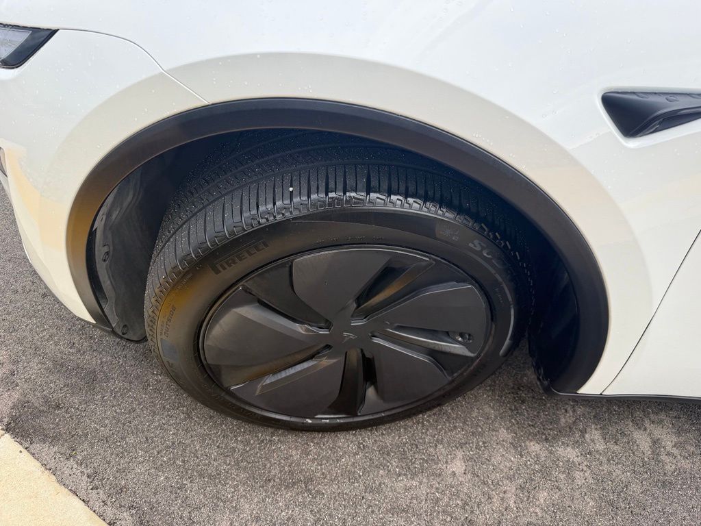 Thumbnail: 2026 Tesla Model Y - 9