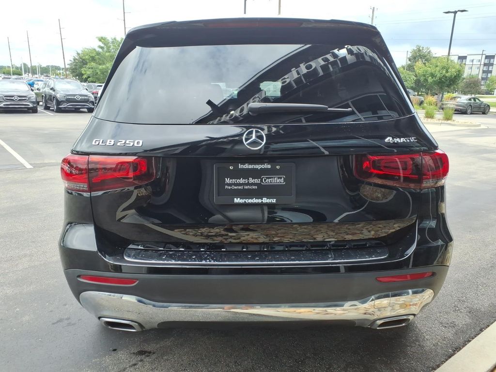 Certified Used 2022 Night Black Mercedes-Benz GLB 250 image 5