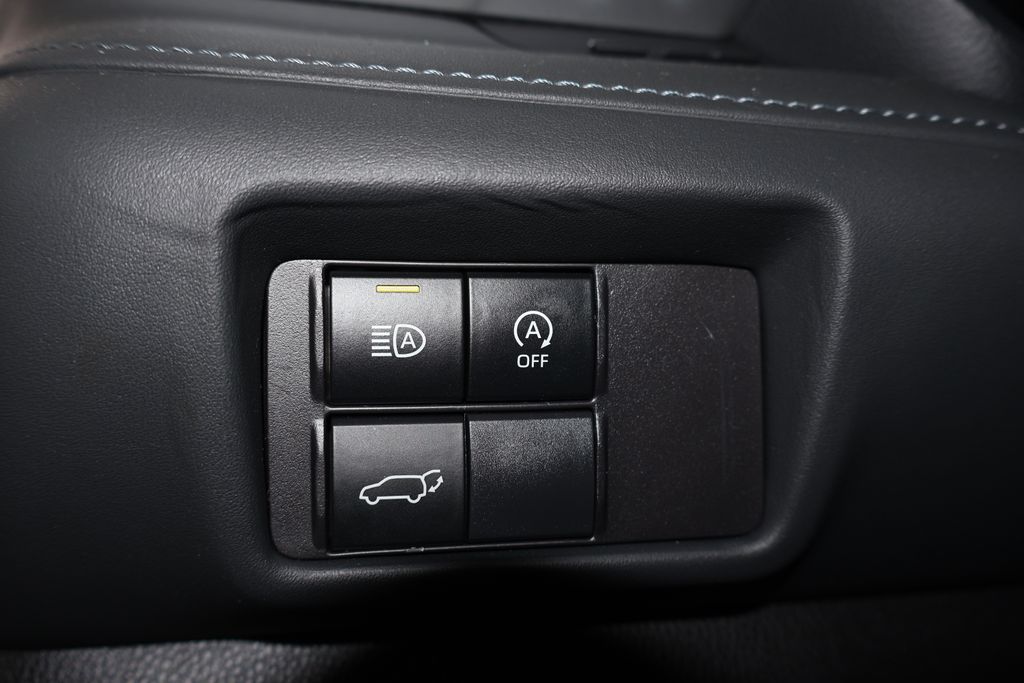 2024 Toyota Highlander LE 10