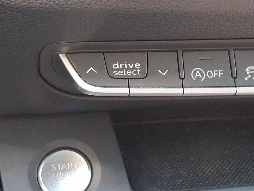 Thumbnail: 2023 Audi Q5 - 24