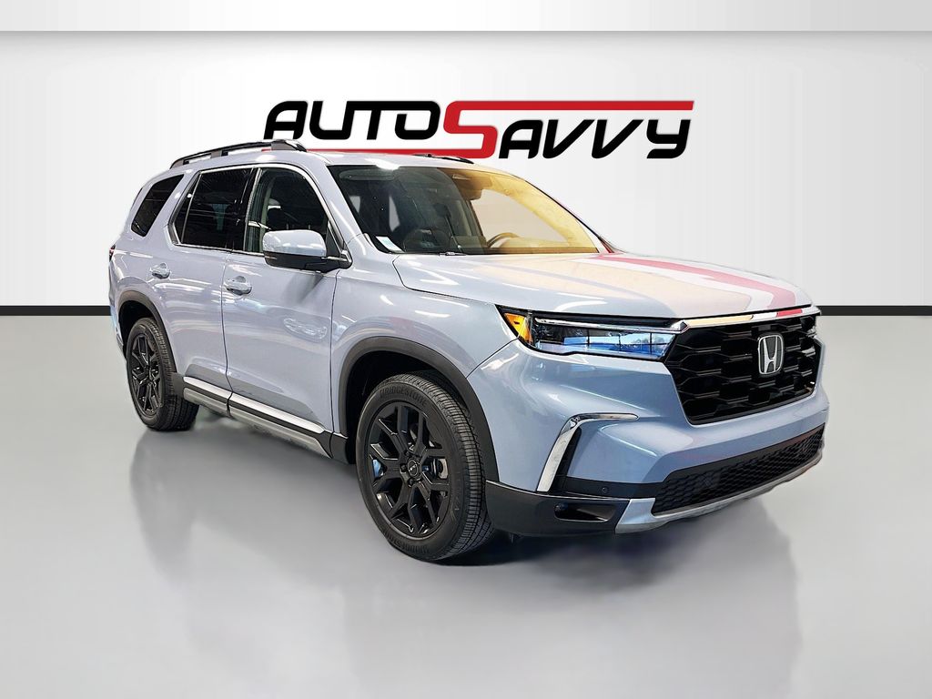 2025 Honda Pilot Touring AWD's photo