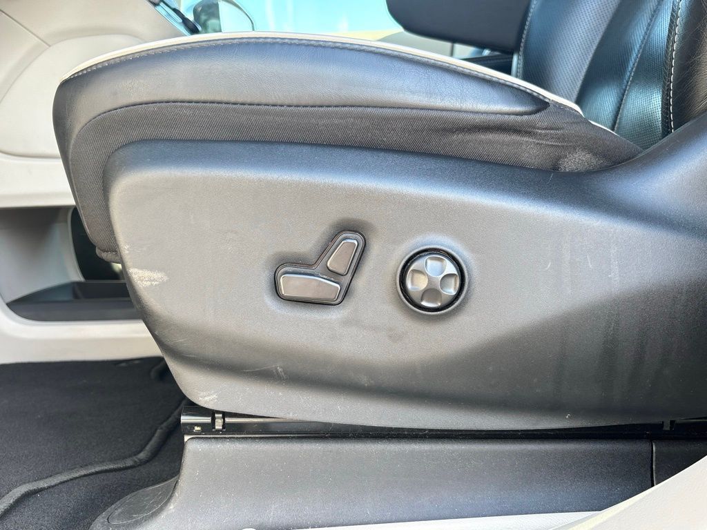 2023 Chrysler Pacifica Limited photo