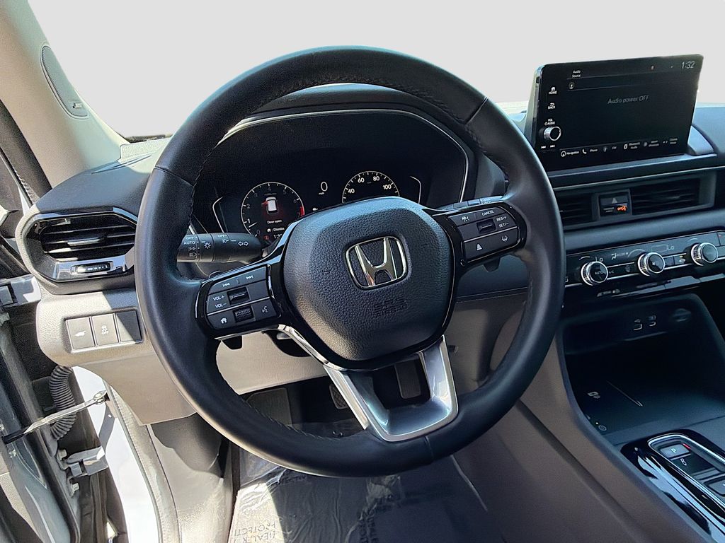 Used 2024 Gray Honda Touring image 11