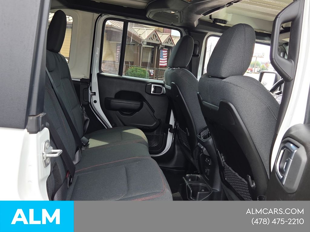 Used 2025 White Jeep Rubicon image 17