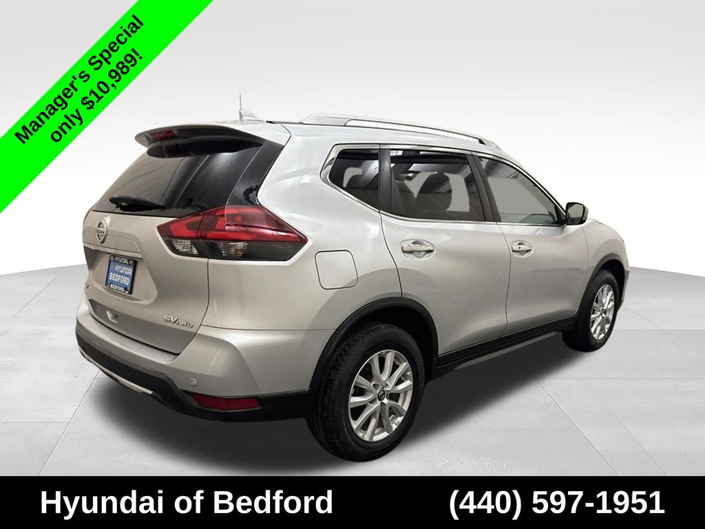 2019 Nissan Rogue SV - Image 5