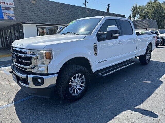 White Metallic 2022 Ford F-250 Super Duty Pickup Truck Four-Wheel Drive Automatic