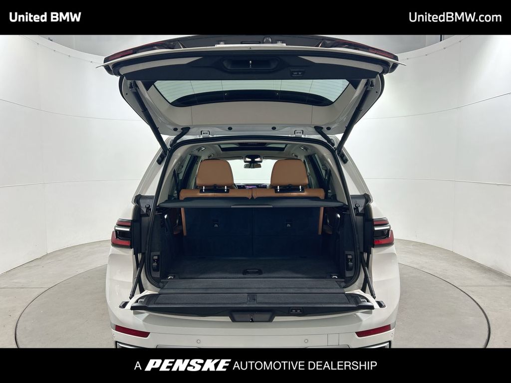 Thumbnail: 2023 BMW X7 - 23