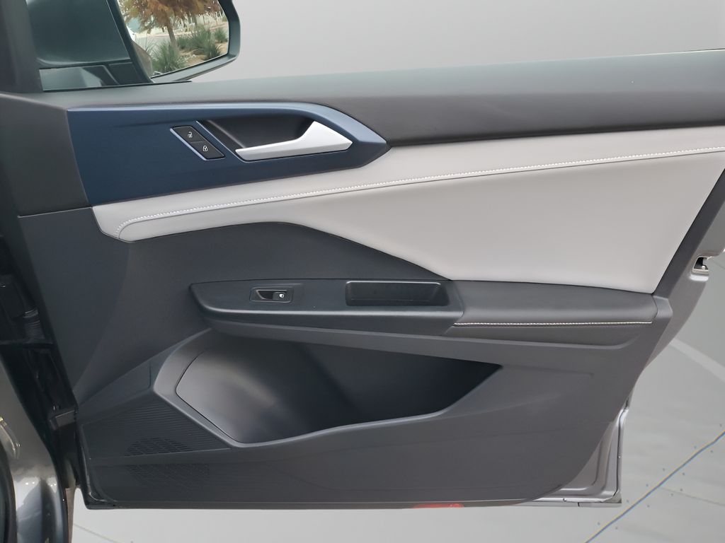 Used Car 2024 Volkswagen Taos  1.5t Se For Sale Under $25,000 In Austin, Texas