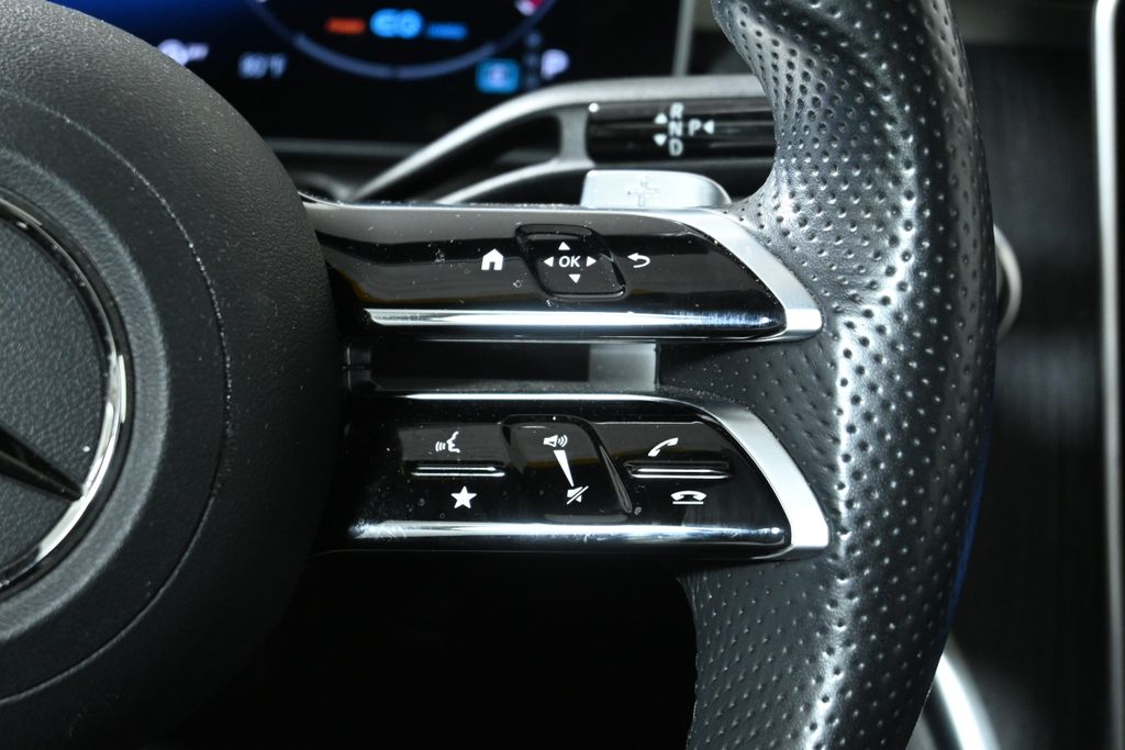 Thumbnail: 2022 Mercedes-Benz C-Class - 17