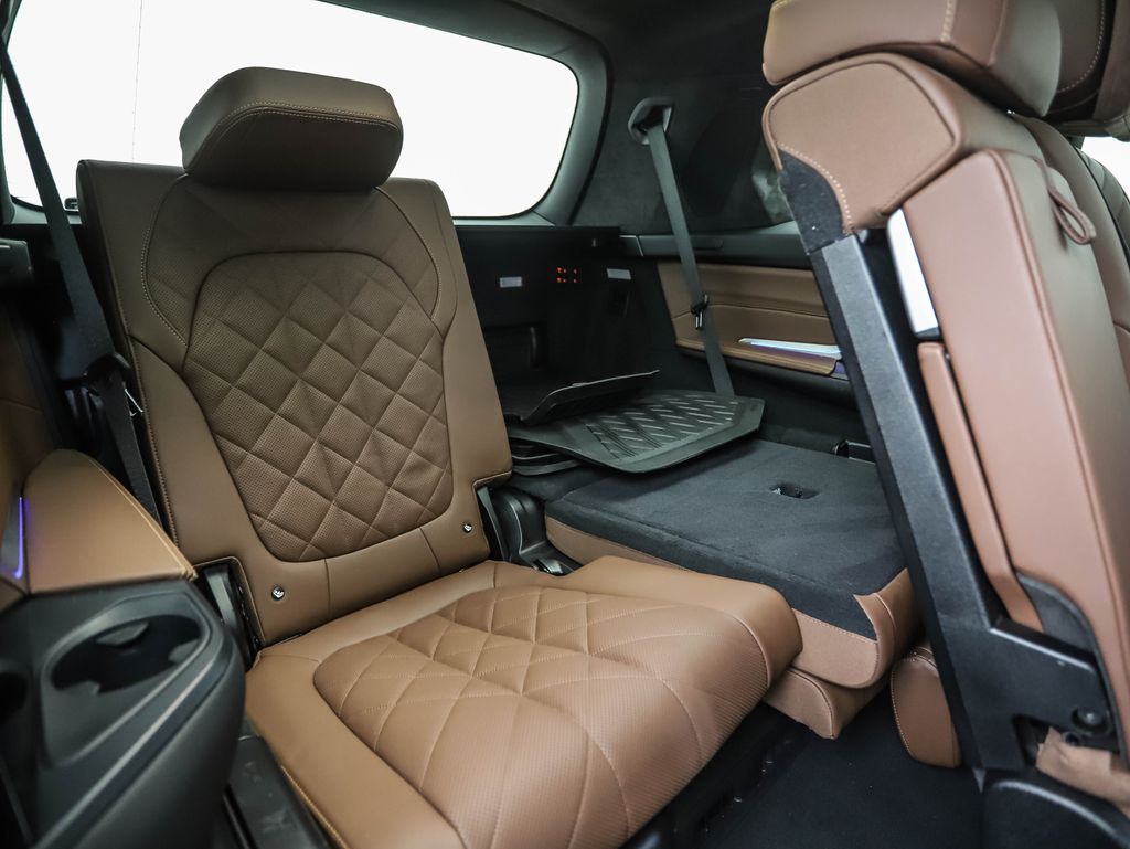 Thumbnail: 2024 BMW X7 - 31