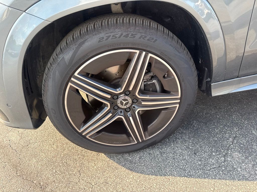 Used 2025 Gray Mercedes-Benz GLE 580 image 12
