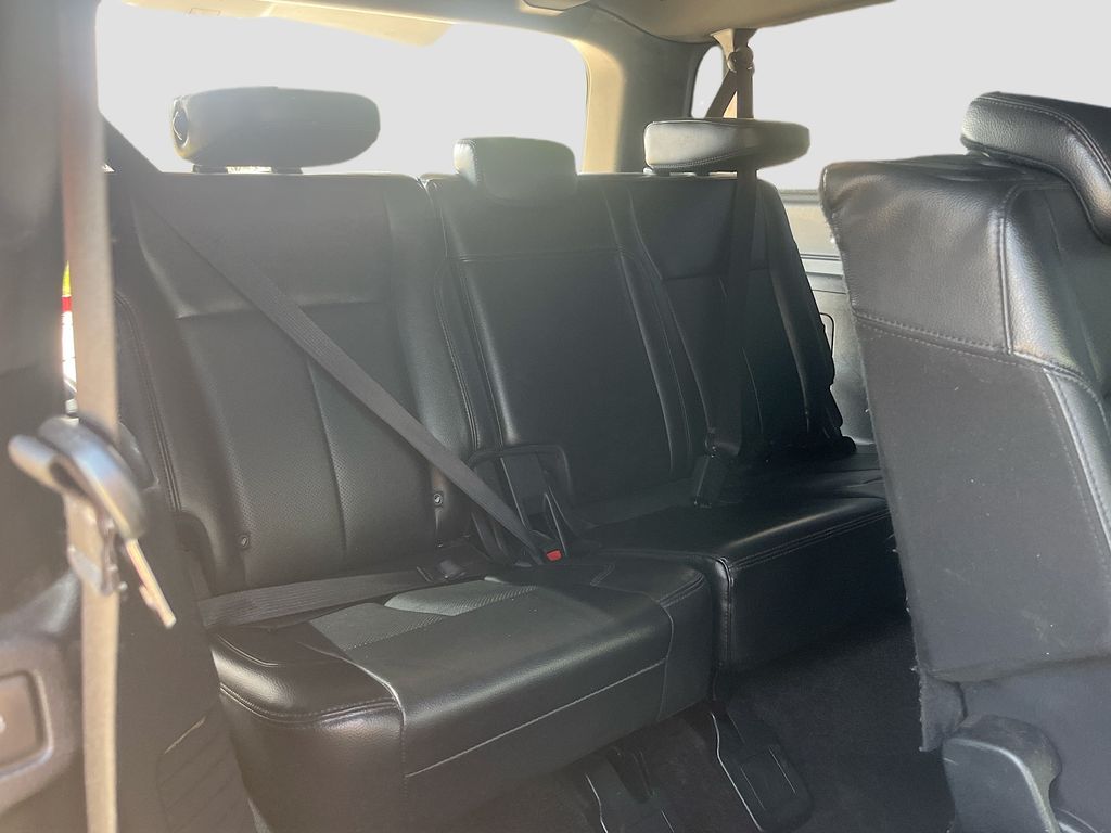 Used 2019 Gray Ford XLT image 29
