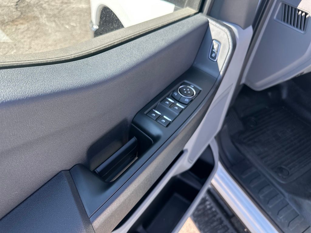 New 2026 Ford Super Duty F-250 Crew Cab 8' Box XL