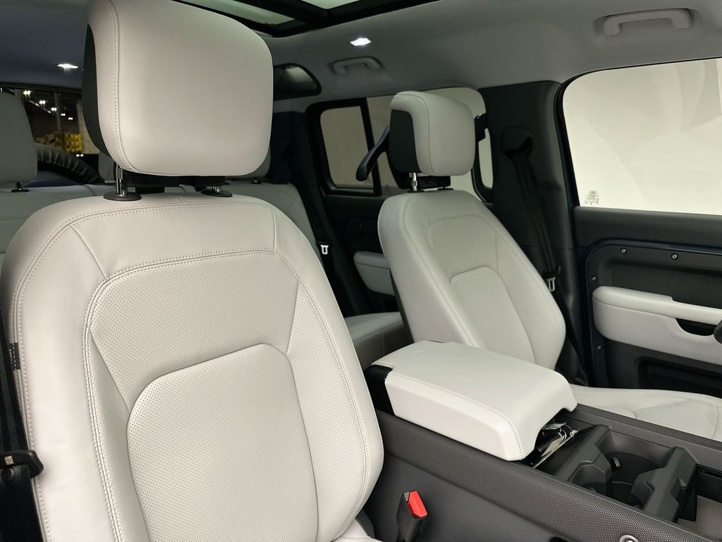 Thumbnail: 2026 Land Rover Defender - 6