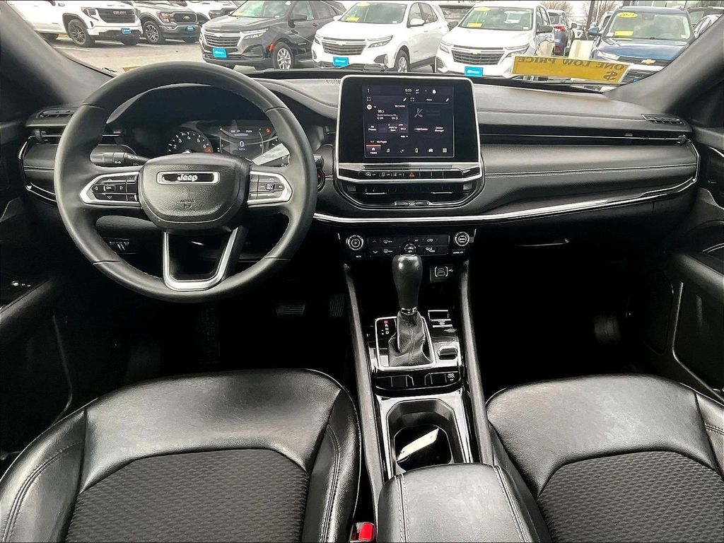 2022 Jeep Compass — photo 21