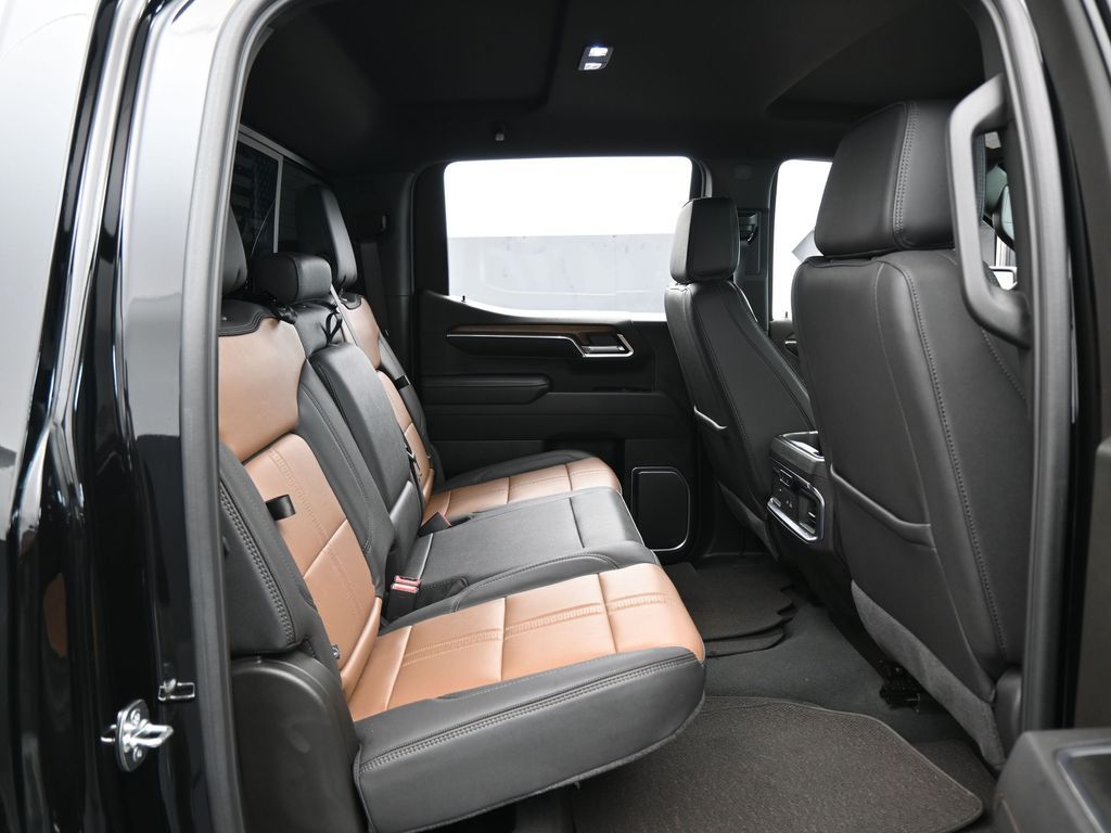 Used 2025 Black Chevrolet High Country image 43