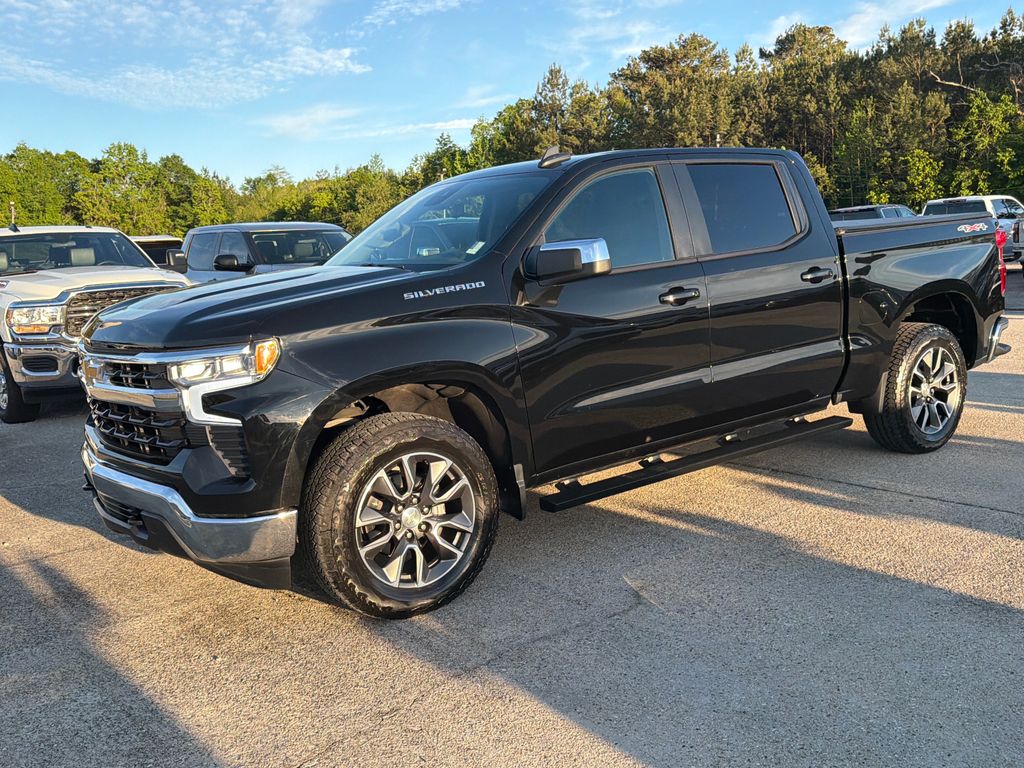 Black 2024 Chevrolet Silverado 1500 LT Crew Cab 4WD Pickup Truck Four-Wheel Drive 8-Speed Automatic