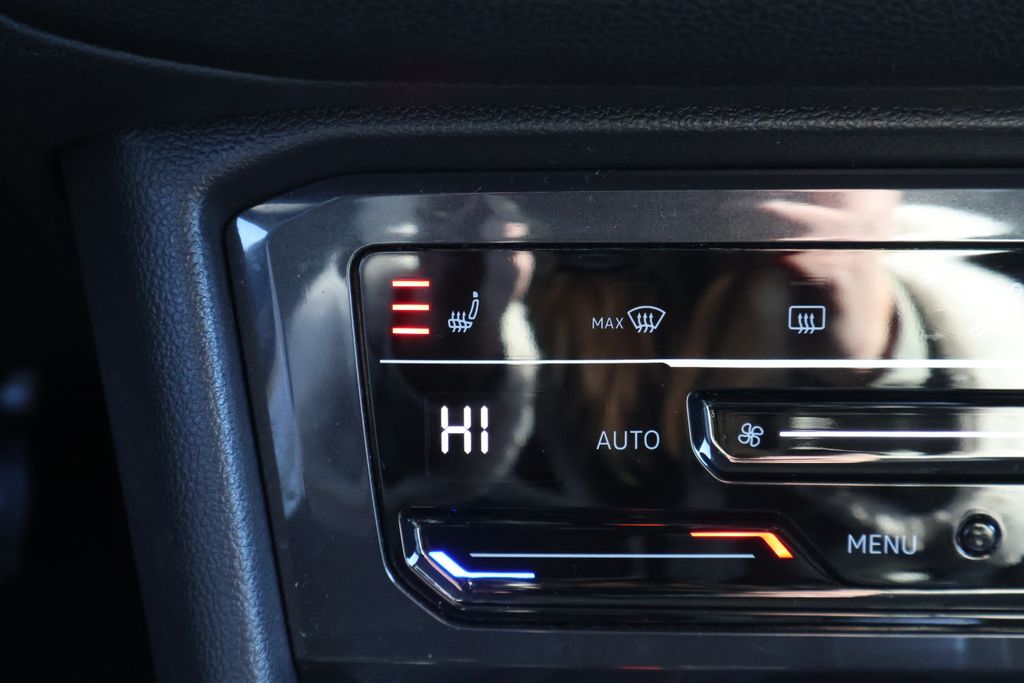 Thumbnail: 2024 Volkswagen Tiguan - 18