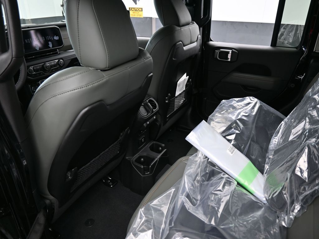 New 2026 Black Clearcoat Jeep Mojave image 28