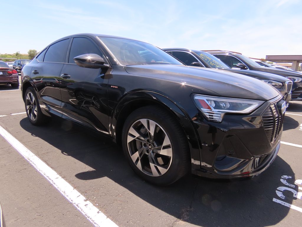 2023 Audi e-tron S Premium 2