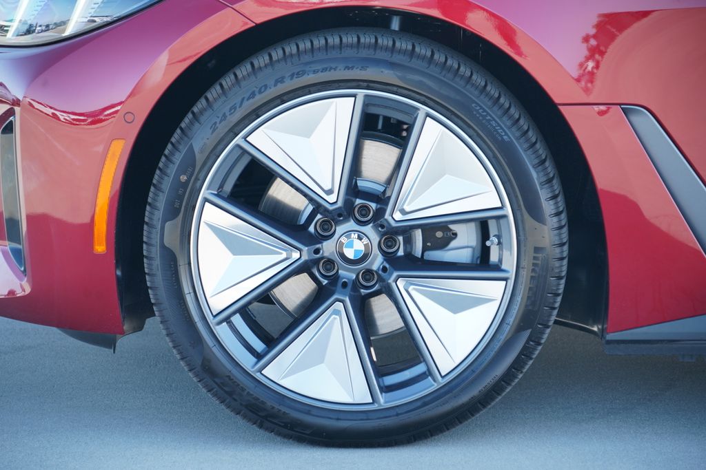 Thumbnail: 2026 BMW i4 - 5