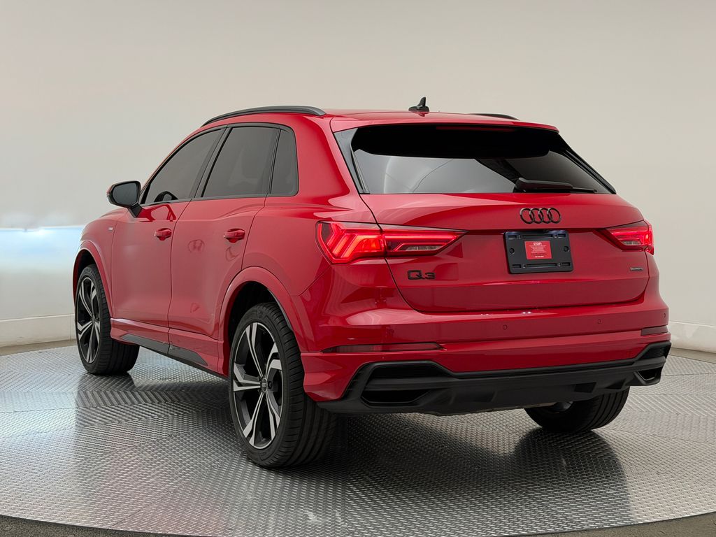 Thumbnail: 2023 Audi Q3 - 6