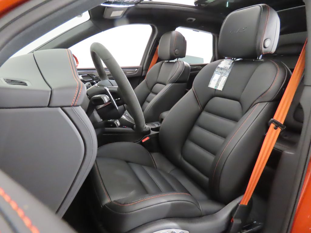 Thumbnail: 2025 Porsche Macan - 5