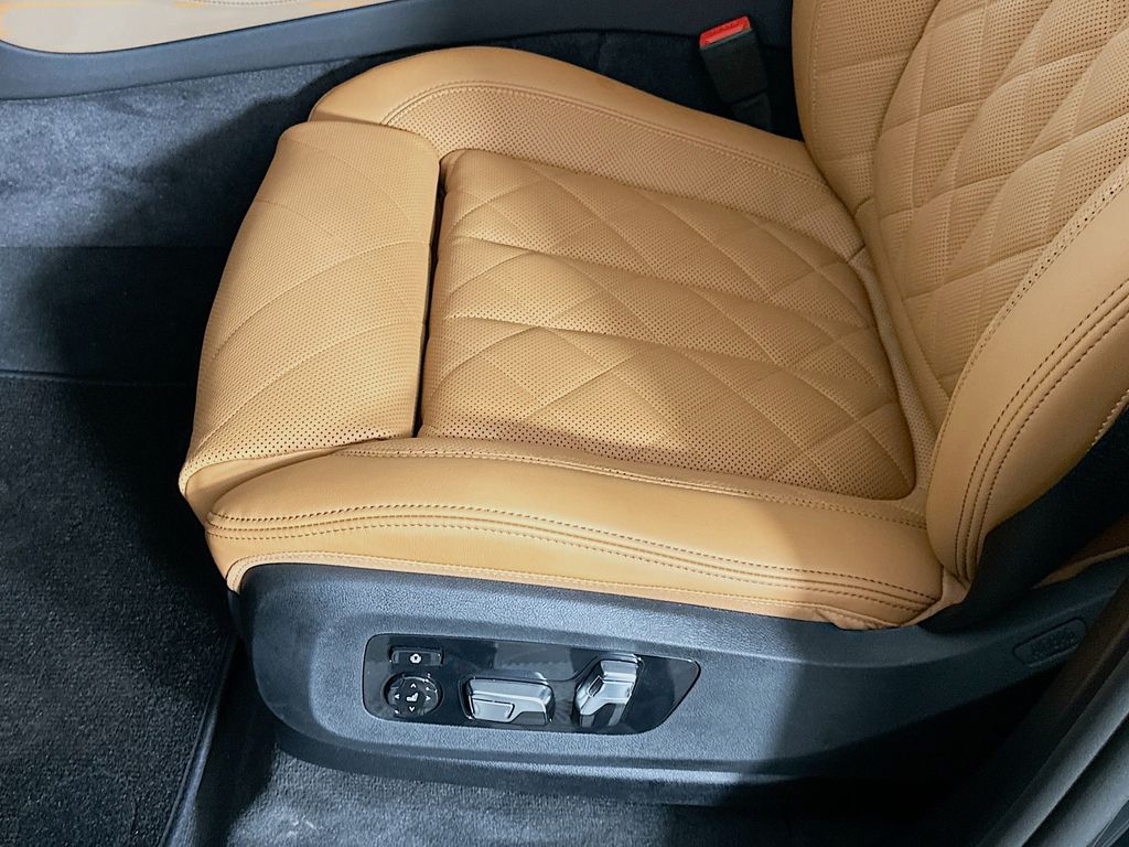 Thumbnail: 2026 BMW X5 - 21