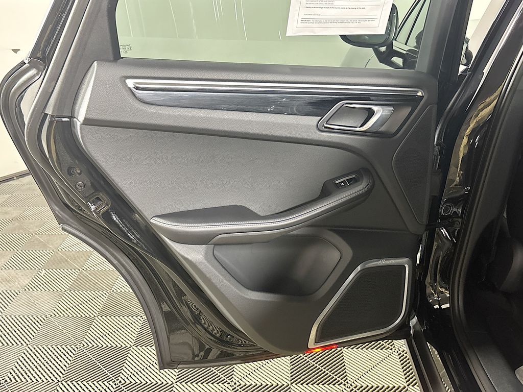 2024 Porsche Macan T