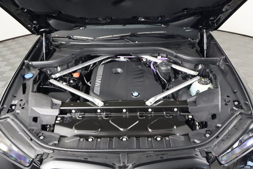 Thumbnail: 2026 BMW X5 - 9