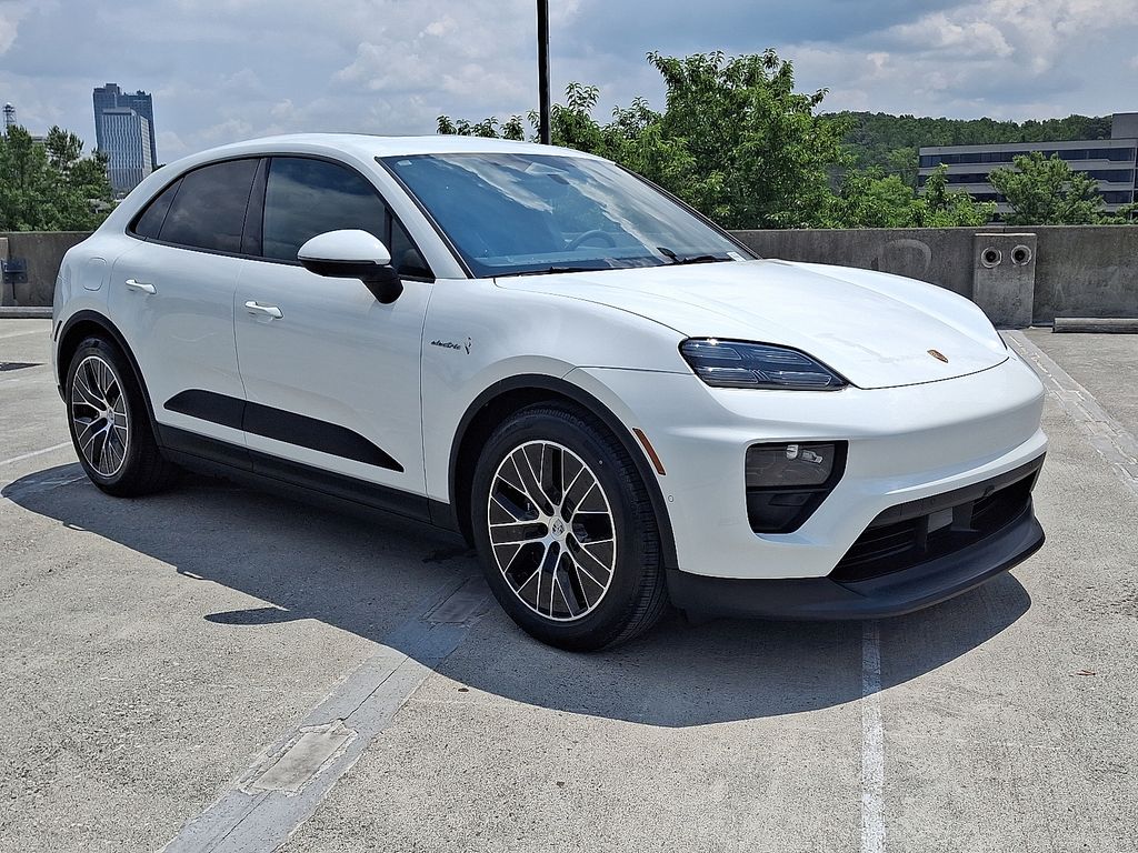 Thumbnail: 2025 Porsche Macan - 7