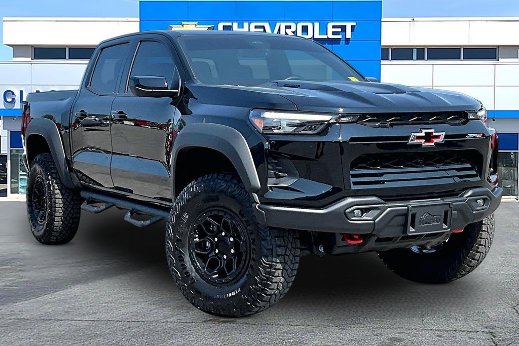 Black 2025 Chevrolet Colorado Pickup Truck Four-Wheel Drive 8-Speed Automatic