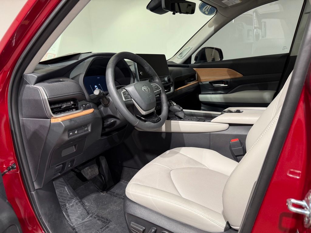 Thumbnail: 2026 Toyota Grand Highlander - 18