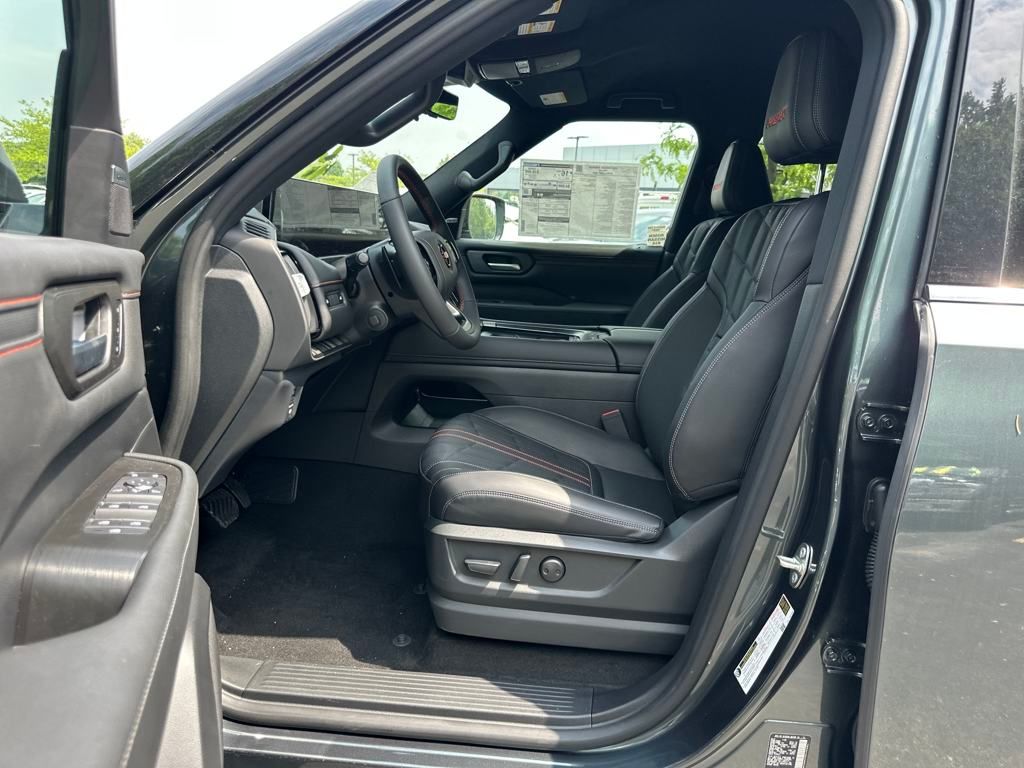 2025 Nissan Armada PRO-4X photo