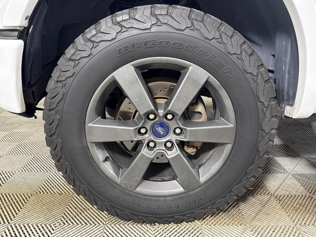 Used 2016  Ford  image 13