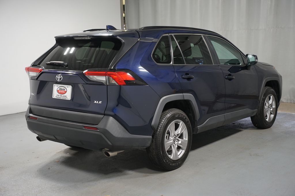 Thumbnail: 2022 Toyota RAV4 - 8