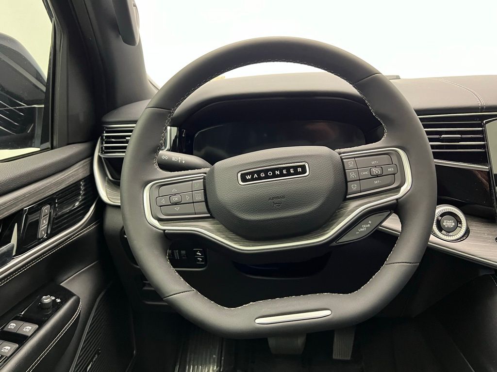 Thumbnail: 2023 Jeep Wagoneer - 18