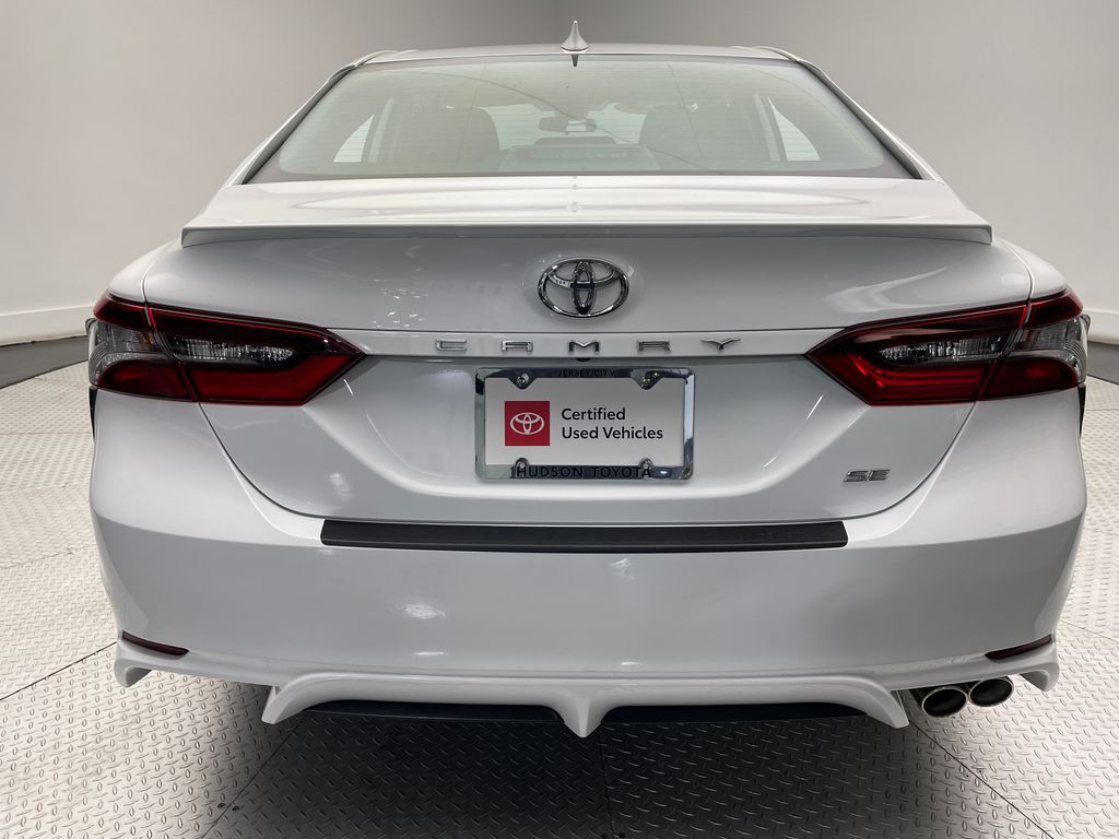 2022 Toyota Camry SE 6