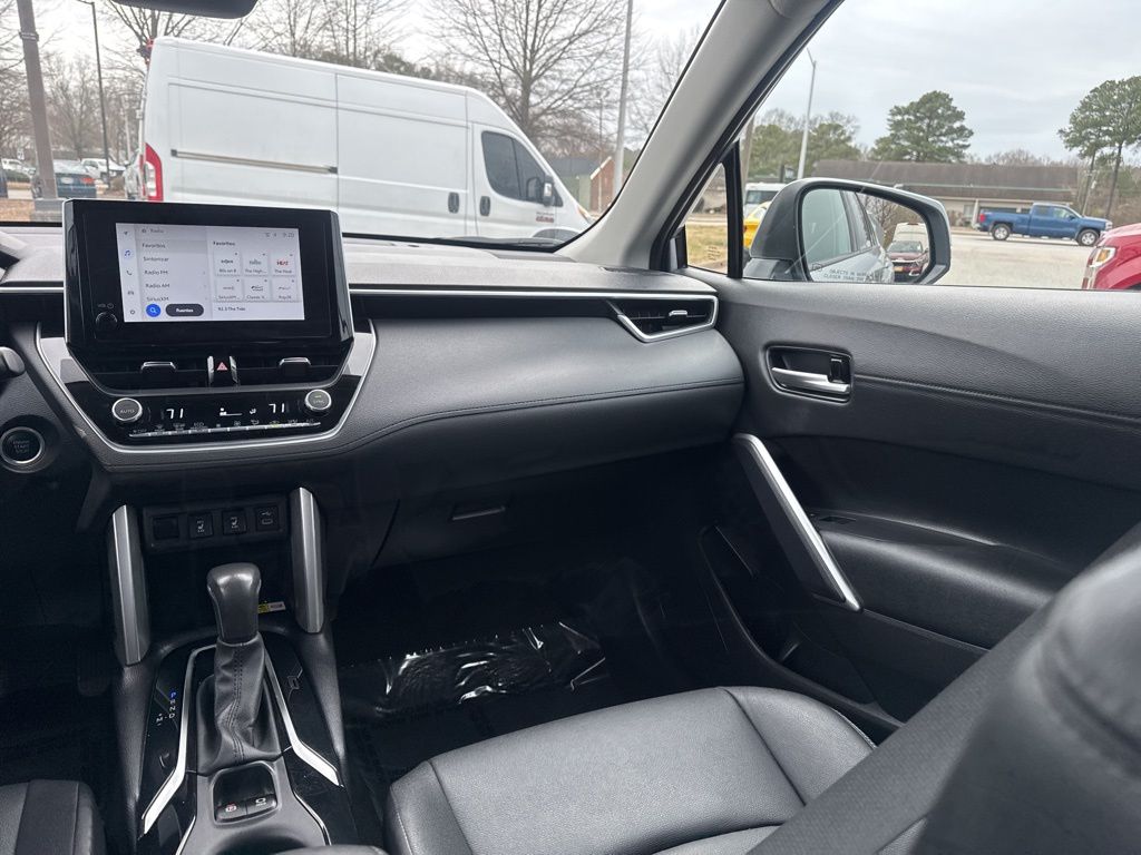 Used 2023 Silver Toyota XLE image 11