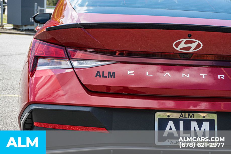 2025 Hyundai Elantra SEL - Photo 13
