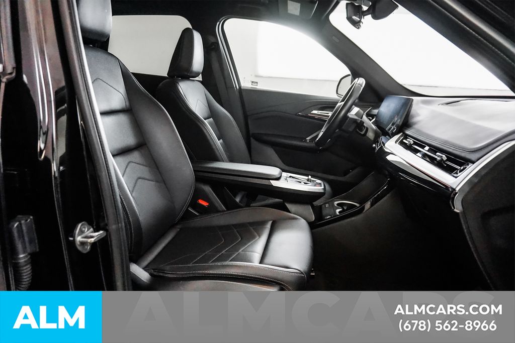 Used 2025 Black BMW xDrive28i image 19