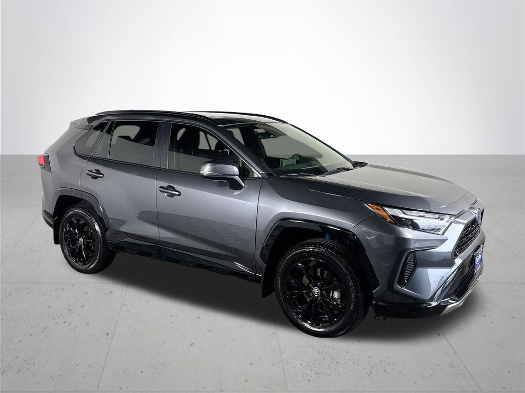 2022 Toyota RAV4 Hybrid SE
