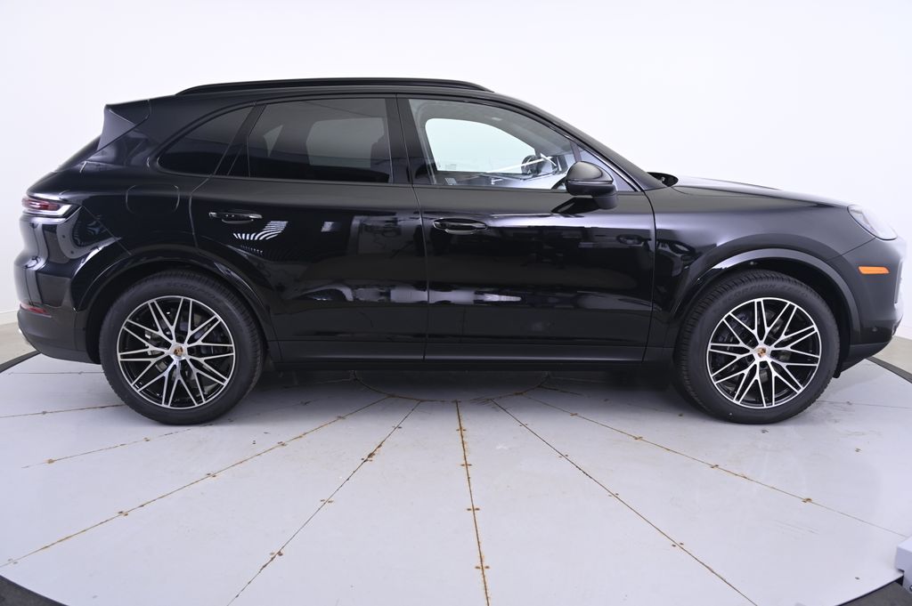 Thumbnail: 2025 Porsche Cayenne - 8