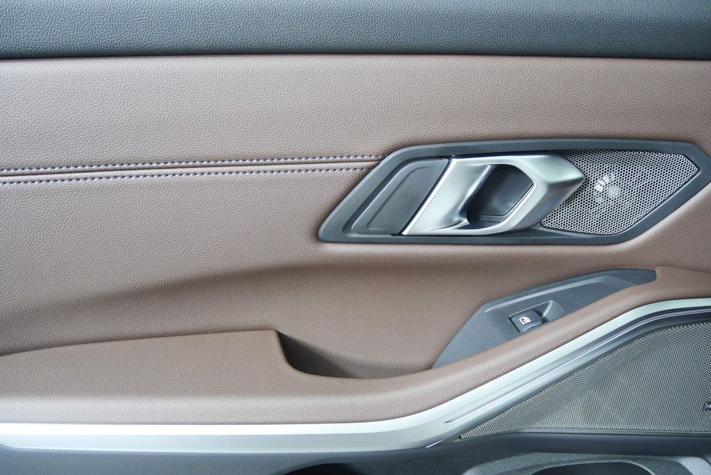 Thumbnail: 2025 BMW 3 Series - 14