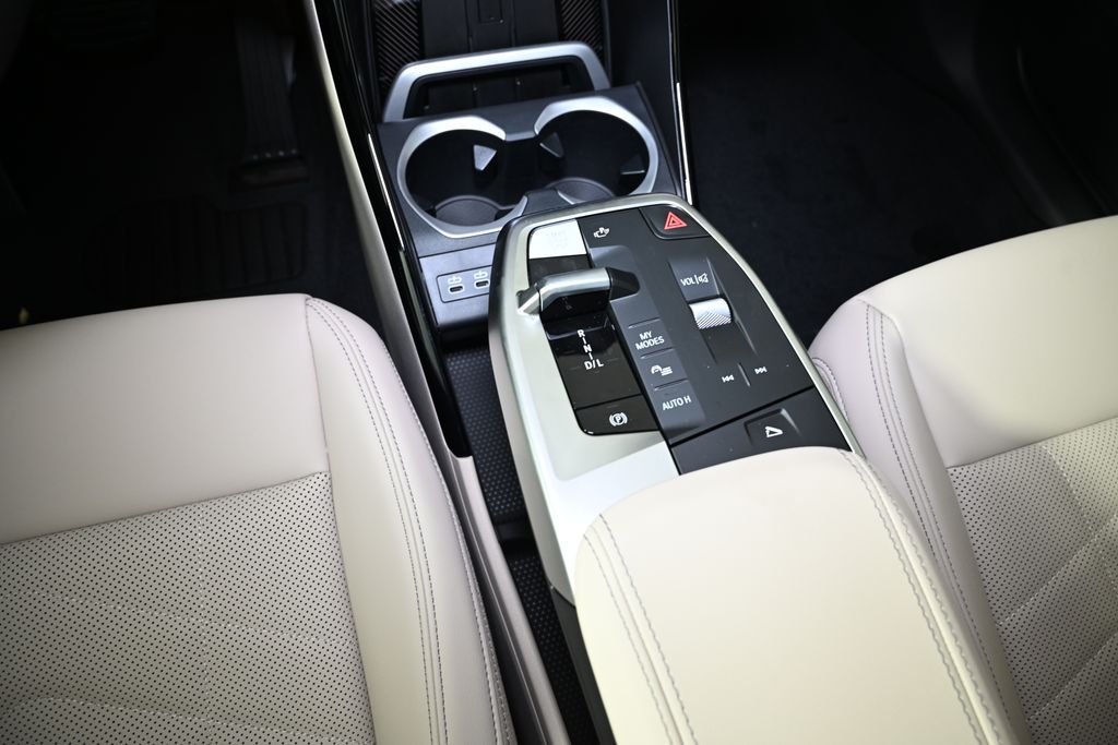 Thumbnail: 2025 BMW X1 - 19