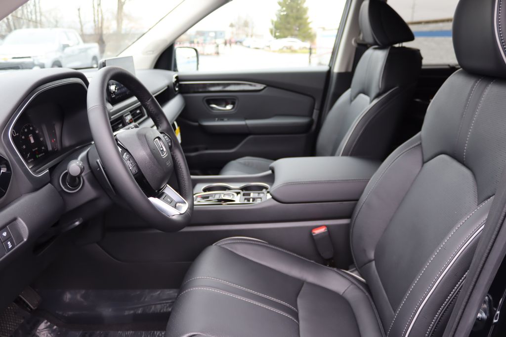 2025 Honda Pilot Elite 32