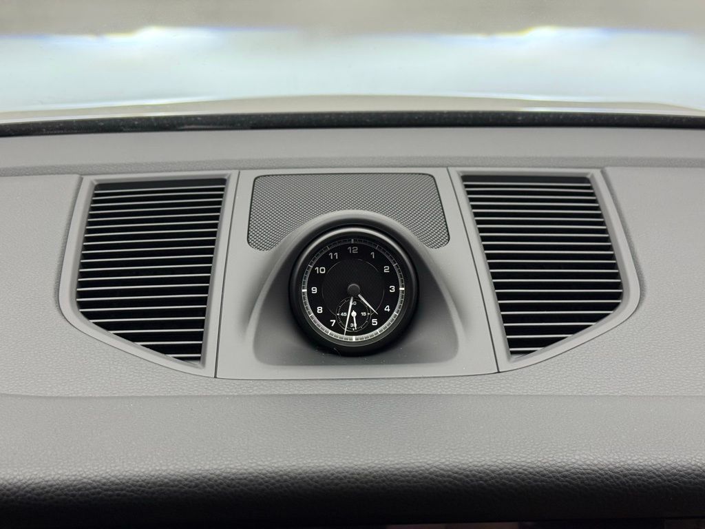 Thumbnail: 2026 Porsche Macan - 18