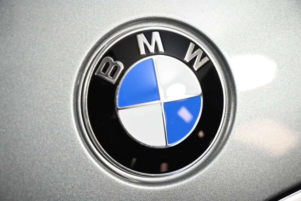 Thumbnail: 2026 BMW 3 Series - 13