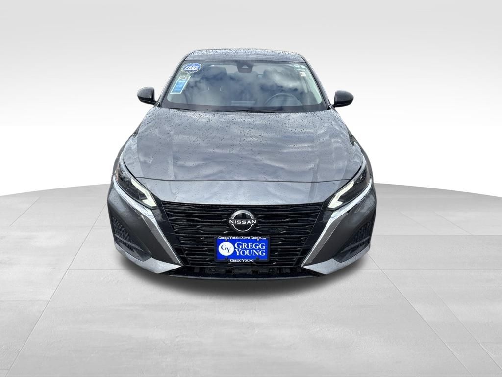 Used 2024 Nissan Altima Sedan